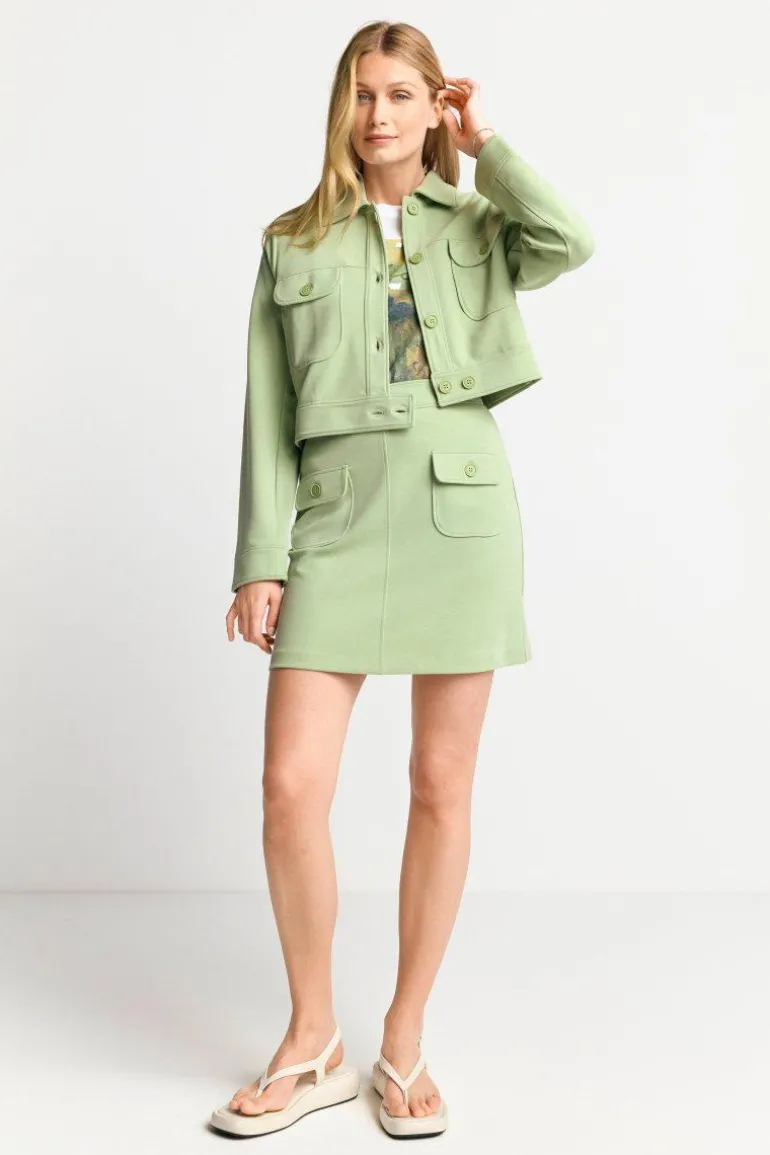 Kurze Jacke Mit Taschen