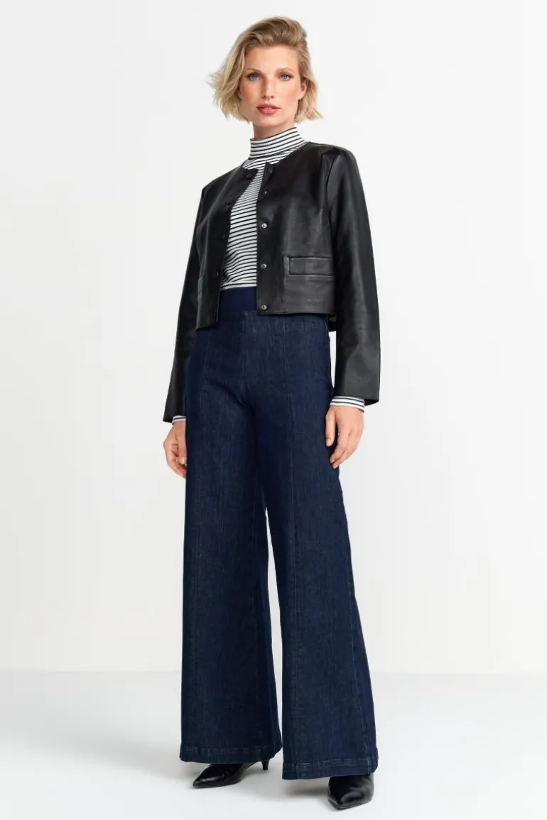 Kurze Lederjacke Mit Druckknöpfen