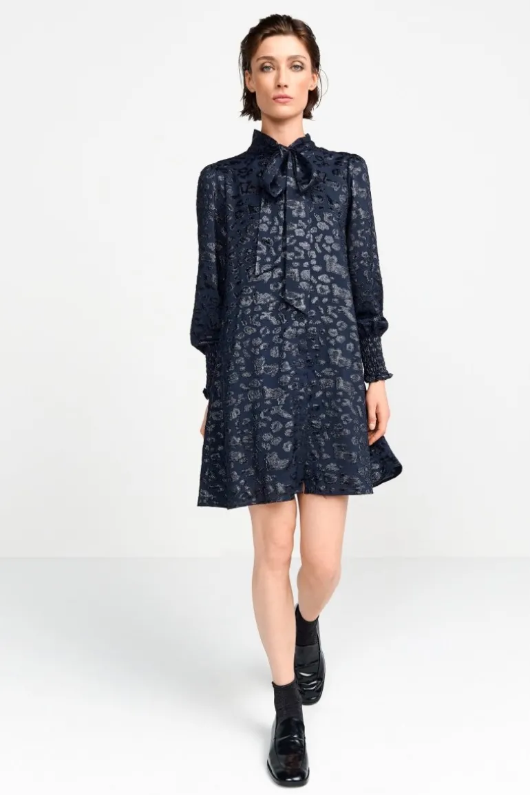 Minikleid Mit Schleifenkragen
