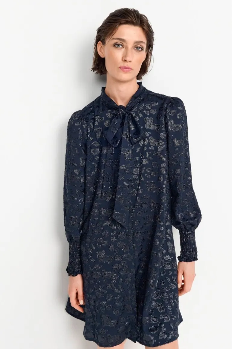 Minikleid Mit Schleifenkragen