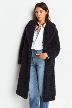 Oversized-Mantel Aus Teddyfell