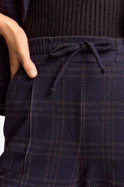 Stoffhose Mit Karomuster Und Bügelfalte