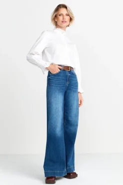 Weiße Bluse Mit Rüschenkragen